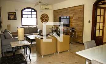 Imagem: Casa para Aluguel - Maria Paula, 3 Quartos