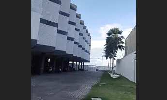 Imagem: Normandie na praia do meio, por trás do