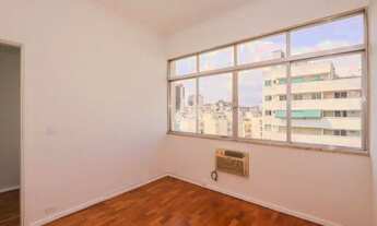 Imagem 5: Apartamento de dois quartos com dependência completa no Catete