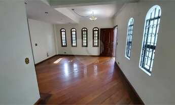 Imagem 7: Sobrado a Venda com 04 Dormitórios, 01 Suíte e 05 Vagas na Vila Guarani