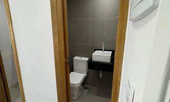 Imagem 2: Linda Sala Comercial Reformada e Iluminada