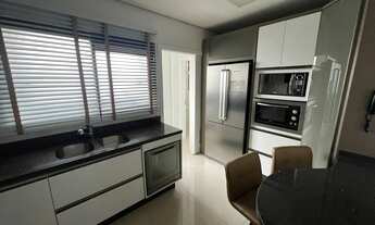 Imagem 7: Apartamento para aluguel e venda com 240 metros quadrados com 4 quartos.