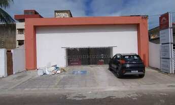 Imagem: Casa no Bessa com Sete quartos sendo uma