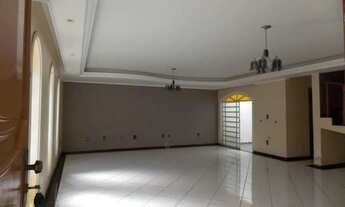 Imagem 2: Guará I QE 03, Sobrado Grande, Vazado, Ventilado e Muito Bem Localizado, 3 Suítes + 1 quar