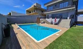 Imagem 4: Sobrados à venda no Ninho Verde 1, contendo 5 dormitórios, área de lazer com piscina