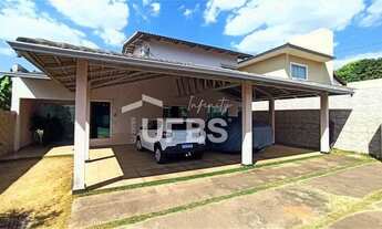 Imagem: Casa com 5 quartos no Condomínio Prive