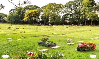 Imagem: JAZIGO FAMILIAR