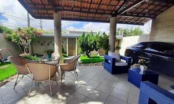 Imagem 2: Alugo casa com três suites em rua pública