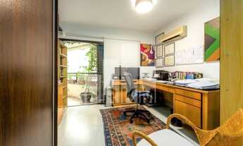 Imagem 3: Itaim Bibi - Três suítes, duas vagas demarcadas, 150 m² úteis