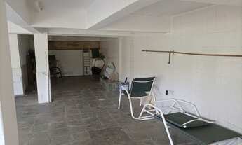 Imagem 6: Ótima casa com 250m² útil em terreno de 750m², 4/4 sendo 2 suítes, gabinete, 2 dependência