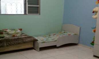 Imagem 2: Jacareí - Casa Padrão - Parque Imperial