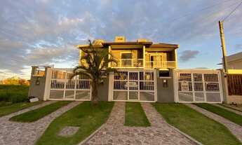 Imagem 2: Sobrado duplex com 2 dormitórios, sendo 1 suíte, Imbé