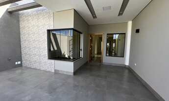 Imagem 3: Casa para venda possui 105 metros quadrados com 3 quartos em Jardim Fregadolli - Maringá