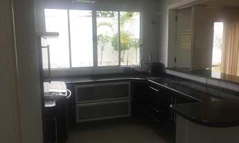 Imagem 4: Casa de condomínio para venda tem 300 metros quadrados com 4 quartos