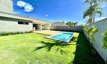 Imagem 6: Casa de condomínio para venda possui 485 metros quadrados com 4 quartos