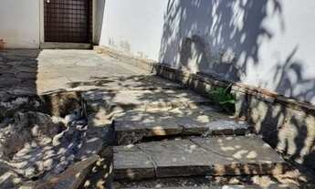 Imagem 5: Casa para venda possui 228 metros quadrados com 3 quartos em Mucuripe - Fortaleza - CE