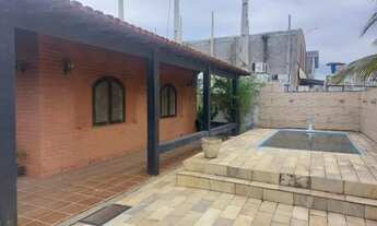 Imagem: Casa com piscina Araruama