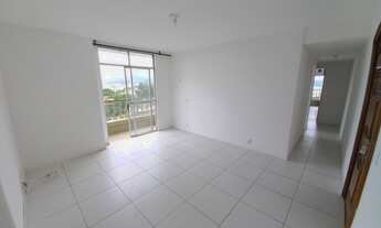 Imagem 2: Ótimo apartamento com 1 vaga de garagem e vista indevassável, composto por sala com varand