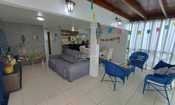 Imagem 4: Em condomínio! Casa com 4 quartos, jardim e área gourmet