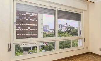 Imagem 4: Apartamento de 4 dormitórios e 2 vagas de garagem no bairro Menino Deus em Porto Alegre