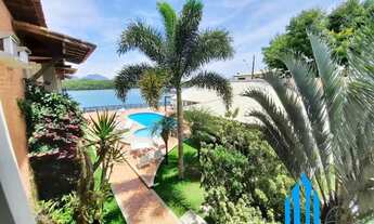 Imagem 3: Casa a venda no canal de Guarapari com lazer completo com pier para embarcação