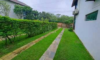 Imagem 2: Em condomínio! Casa com 4 quartos, jardim e área gourmet