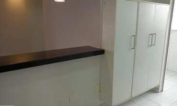 Imagem 4: Apartamento totalmente reformado com 3 dormitórios, sacada, na melhor rua do Jardim Esther