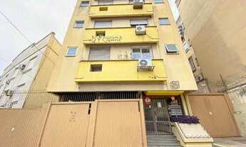 Imagem 2: Cobertura de dois dormitórios e dois banheiros, próximo ao hospital Moinhos de Vento e sho