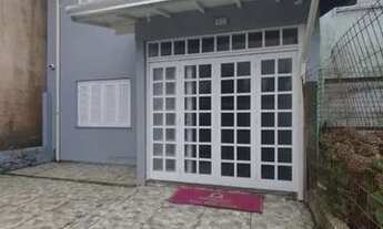 Imagem: Sobrado a duas quadras do mar no Centrinho