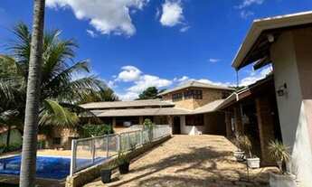 Imagem 3: Casa de condomínio térrea para aluguel e venda possui 490 metros quadrados com 6 quartos