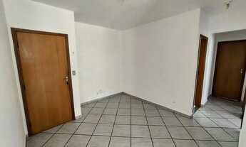 Imagem 2: APTO Centro, rua tranquila, 2 dorms (1 suíte), sala com sacada, cozinha ampla e garagem. I