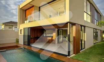 Imagem: Casa nova no Alphaville Catuana com 4 suítes