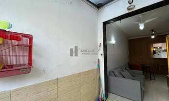 Imagem 6: Apartamento à venda na rua Pinto Guedes, quartos e sala com cozinha americana e vaga