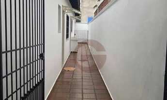 Imagem 2: Casa com 2 dormitórios, 2 vagas, quintal e corredor lateral à venda, 90 m² por R$ 570.000