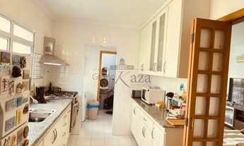 Imagem 6: Oportunidade - Apartamento - Vila Adyana - Edifício DeVille - 3 Dormitórios - 105m²