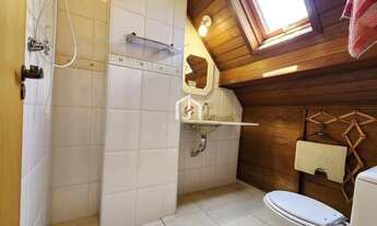 Imagem 7: Casa com 4 dormitórios sendo 2 suítes no bairro Capivari em Campos do Jordão