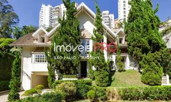 Imagem: Maravilhosa casa em rua fechada ao lado