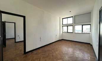 Imagem 4: Conjunto composto por 3 salas comerciais, com área total de 60 m² interligadas com ambient