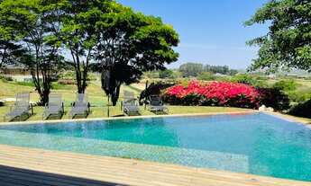 Imagem 2: Casa Clássica com lindo Pôr do Sol