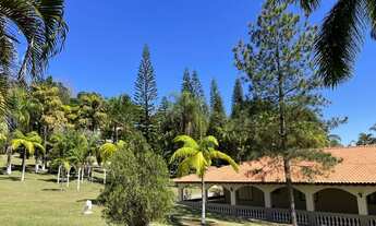 Imagem 7: Linda Chácara em Jacareí com 4 dormitórios, suítes, pomar, piscina,salão de jogos.