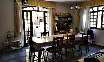 Imagem 4: Sobrado com 291 m², 4 dorms, 03 salas, edícula com cozinha, 2 salas, banheiro e área de se