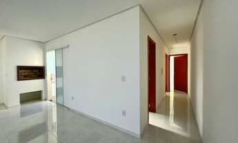 Imagem 5: Casa geminado de Alto Padrão construtivo com pé direito alto. Centro - RS