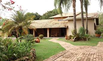 Imagem 4: Casa de condomínio para venda tem 220 metros quadrados com 4 quartos