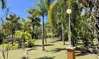 Imagem 2: Linda Chácara em Jacareí com 4 dormitórios, suítes, pomar, piscina,salão de jogos.