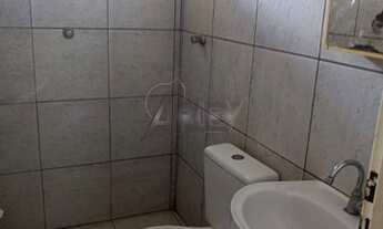 Imagem 3: Casa de 3 quartos com lote de 190m² com um barracão no fundo