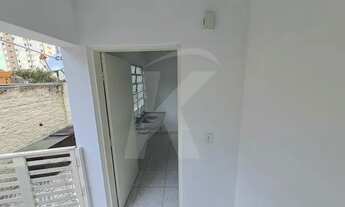 Imagem 4: Casa com quarto, cozinha e banheiro