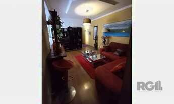 Imagem 2: Este espaçoso apartamento de três quartos e dois banheiros está localizado em frente a uma