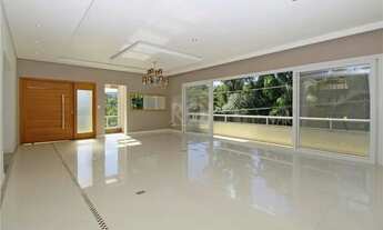 Imagem 5: Apresentamos esta deslumbrante residência em localização privilegiada com vistas deslumbra