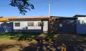 Imagem 2: Casa para Venda em Campo Mourão, Jardim Veneza, 3 dormitórios, 2 banheiros, 2 vagas
