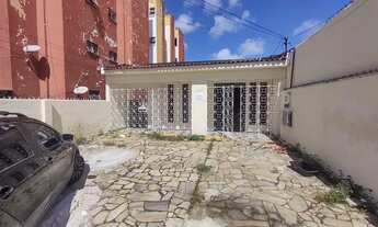 Imagem 3: Casa para aluguel possui 250 metros quadrados com 4 quartos em Suíssa - Aracaju - SE